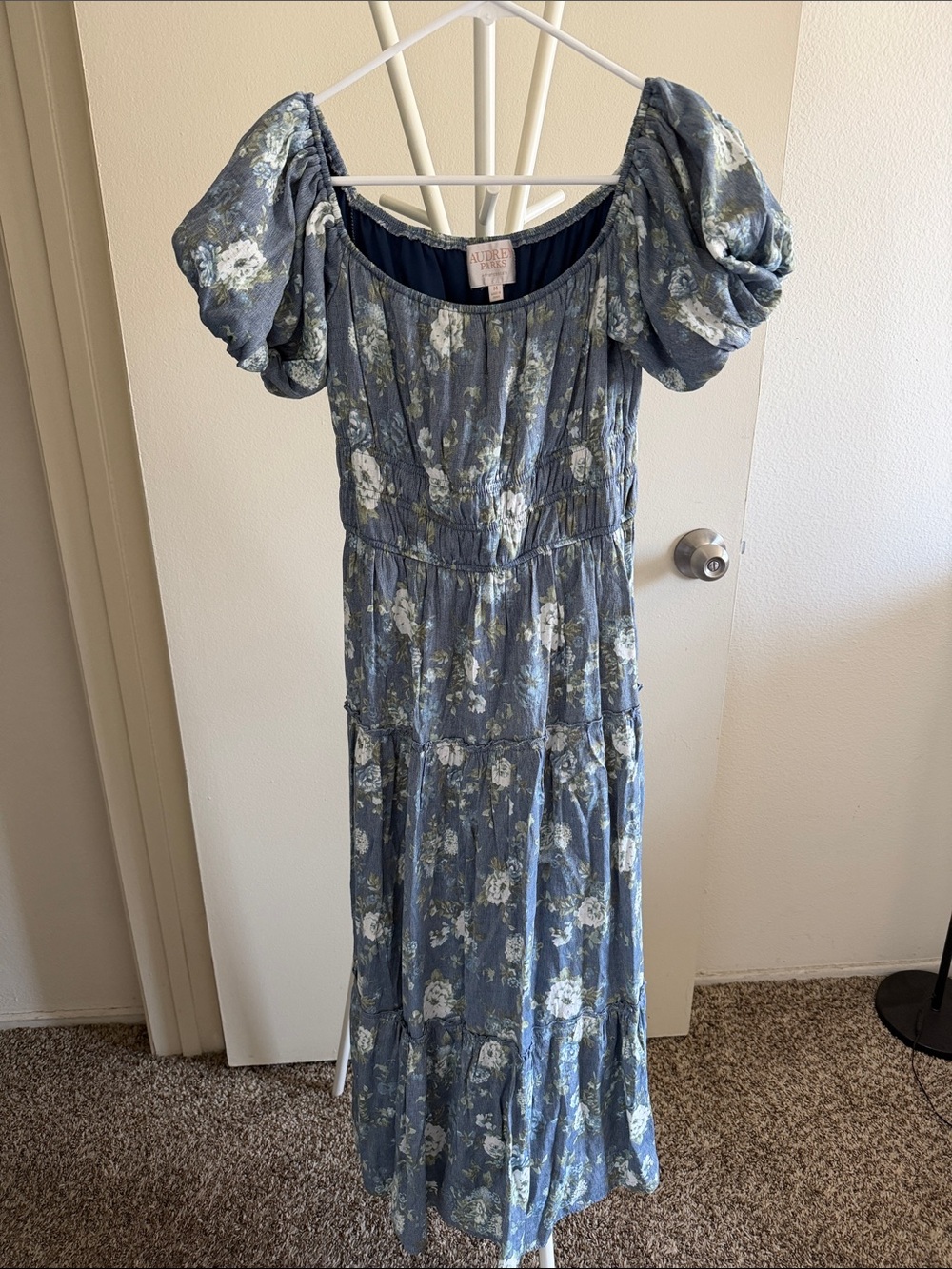 Francesca's Collections Blue Floral Midi Dress with Puff Sleeves